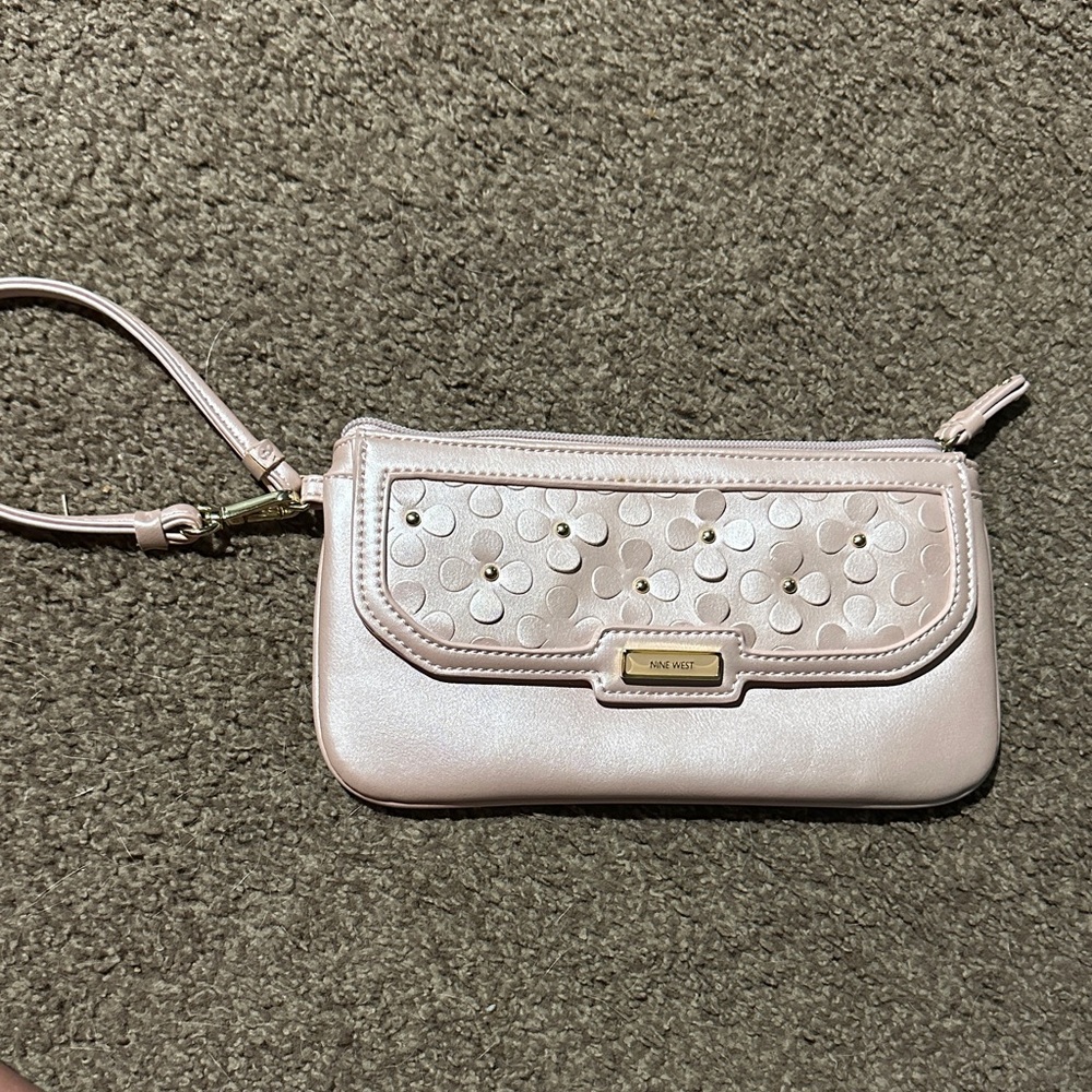 Nine West Pink floral l‎ Wristlet Bag